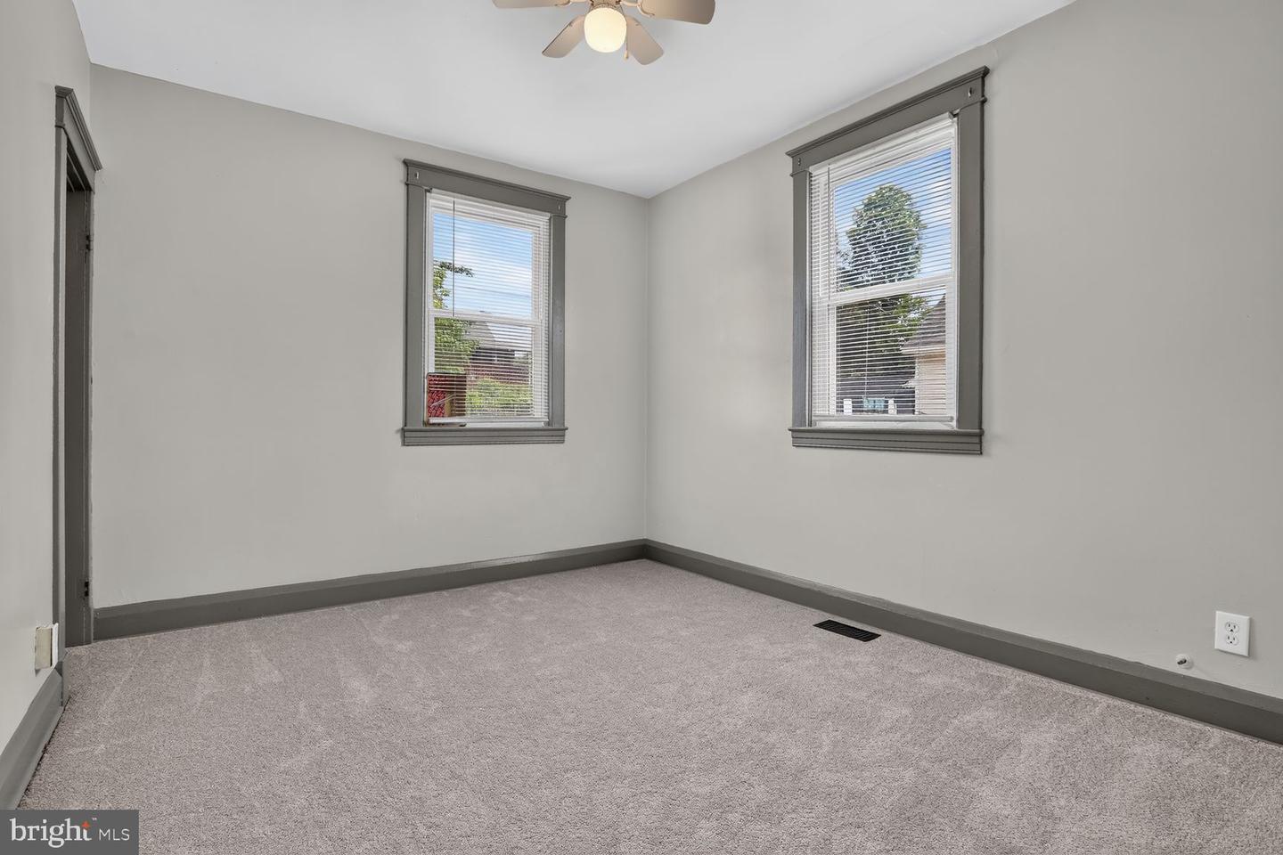 2600 Roselawn Ave Property Photo 12