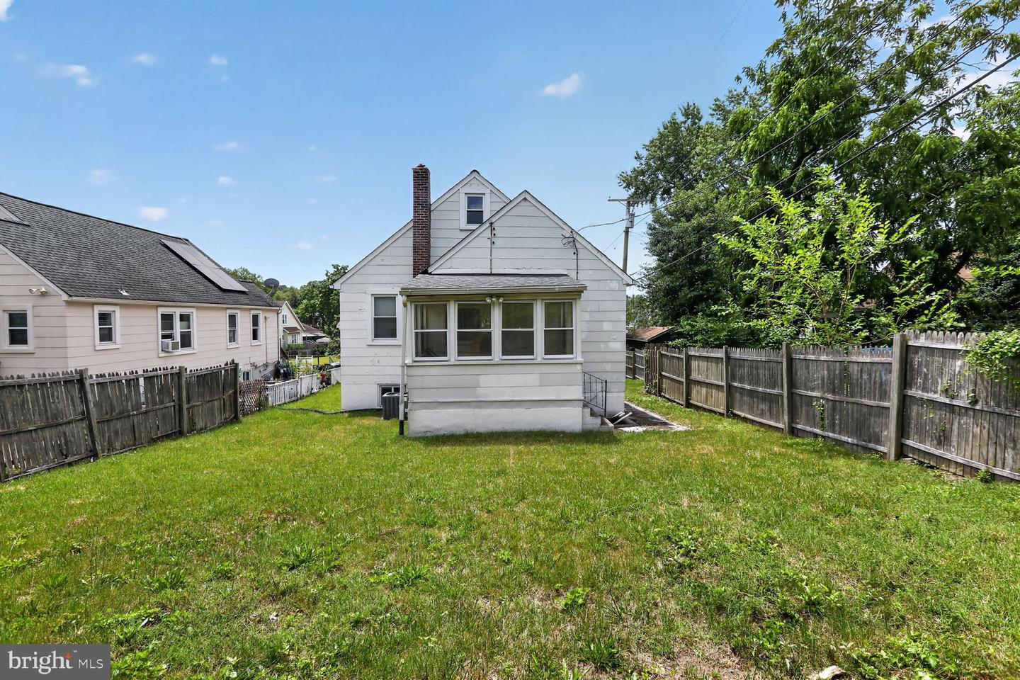 2600 Roselawn Ave Property Photo 23