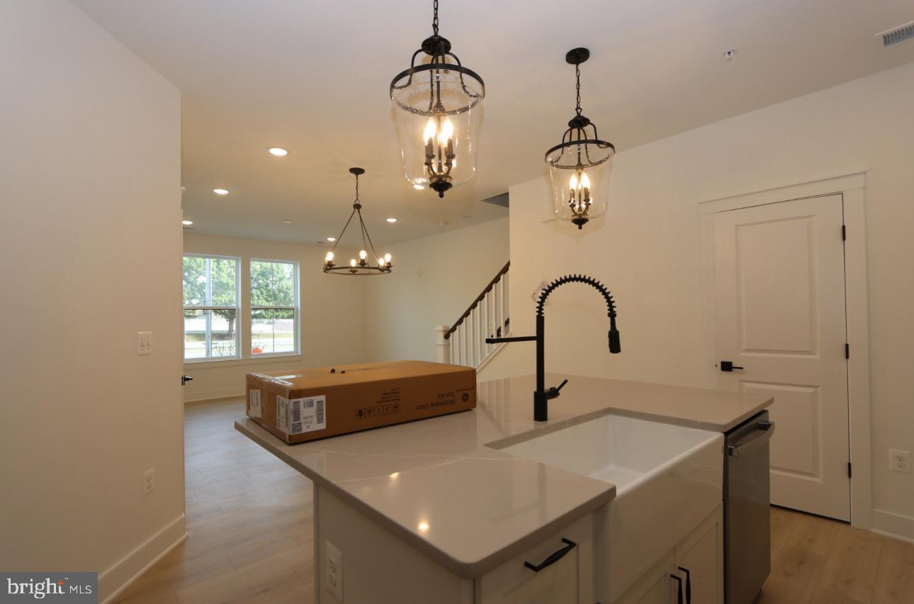 117 E Cromwell St #10a Property Photo 6