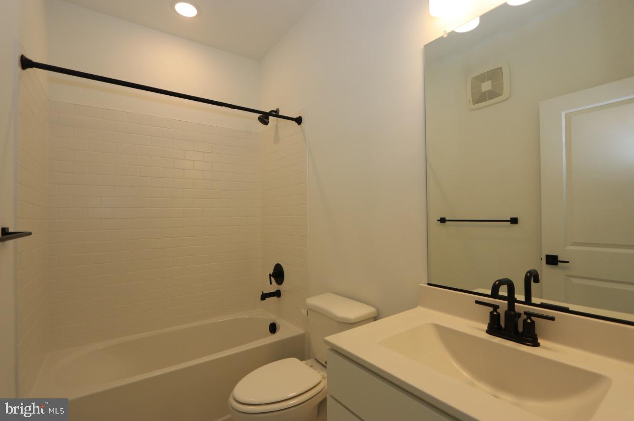 117 E Cromwell St #10a Property Photo 14