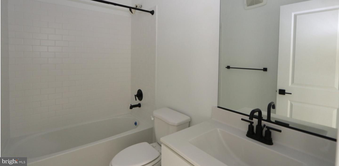 117 E Cromwell St #10a Property Photo 28
