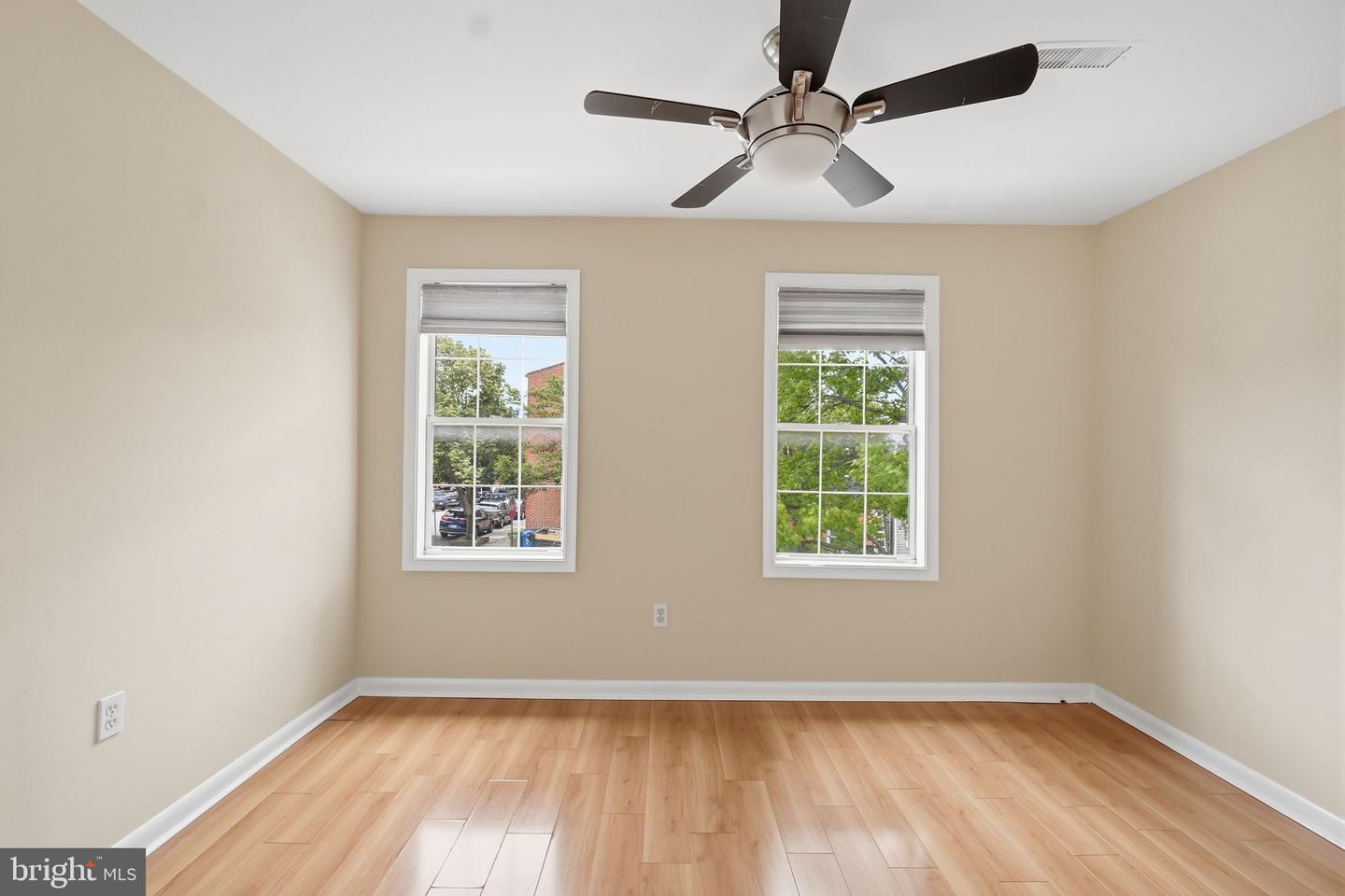 2340 Fleet St Property Photo 12