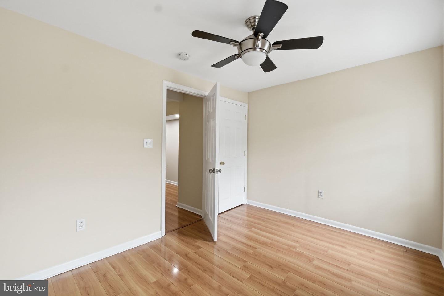 2340 Fleet St Property Photo 13