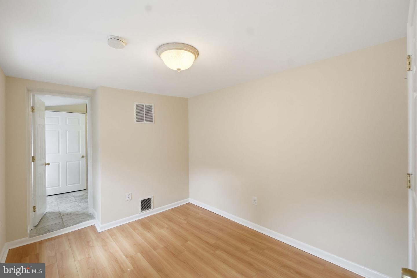 2340 Fleet St Property Photo 14