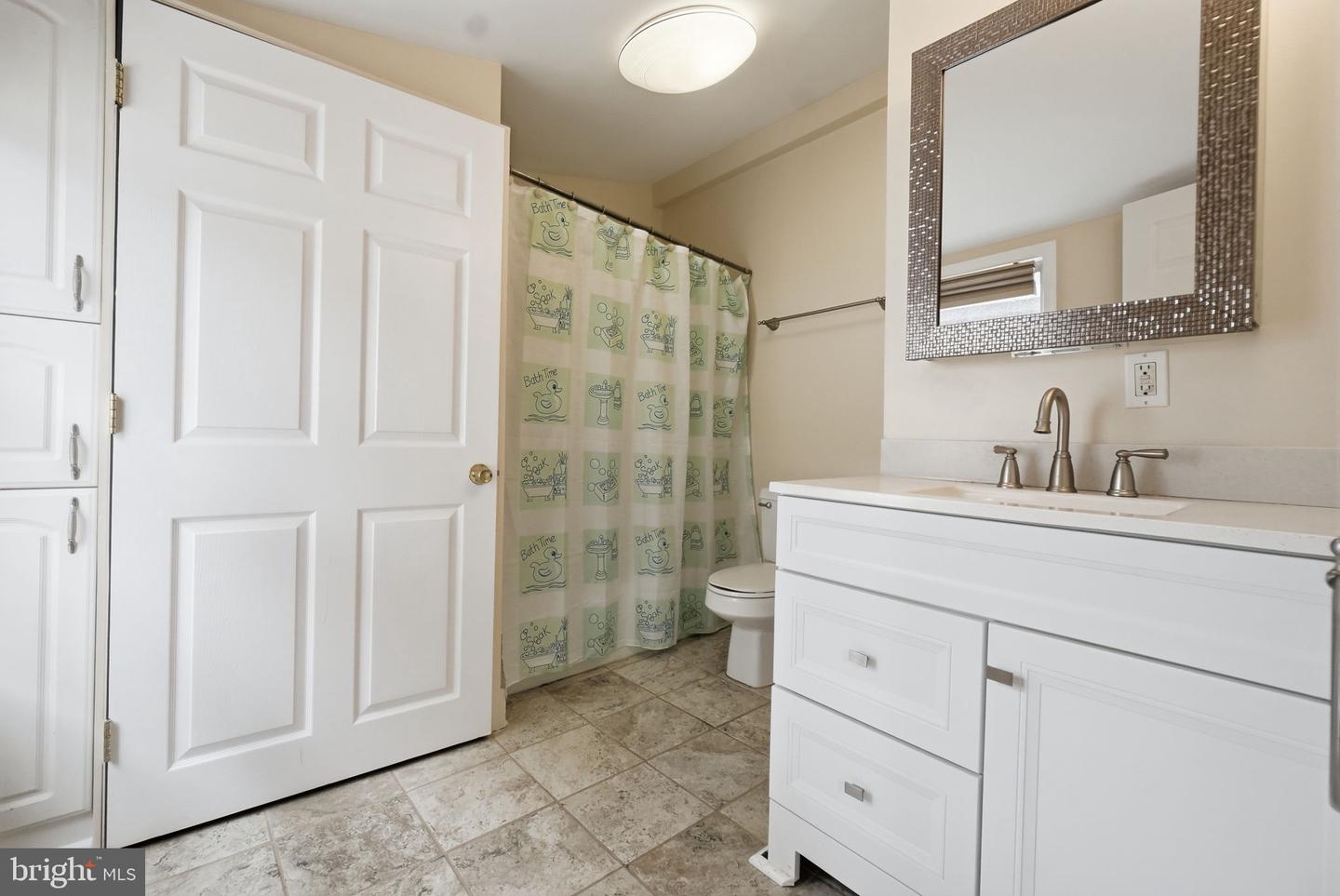 2340 Fleet St Property Photo 16