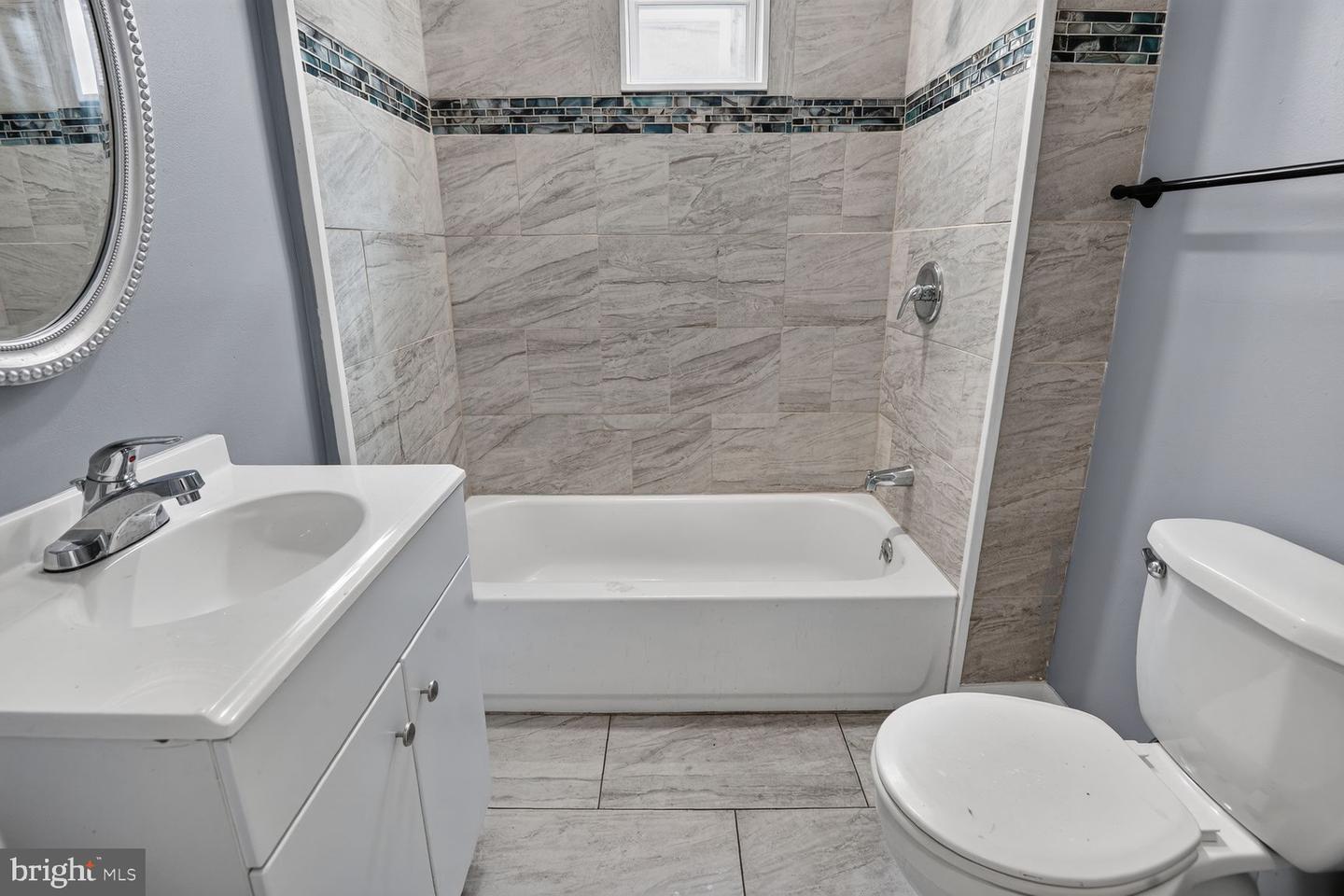 1905 Penrose Ave Property Photo 12