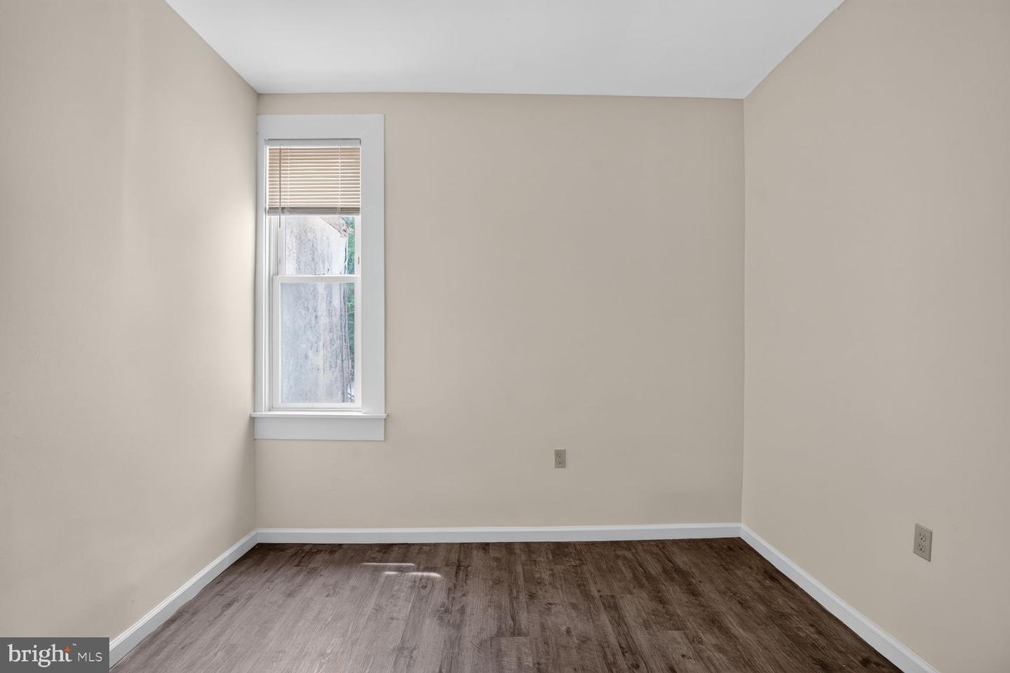 1905 Penrose Ave Property Photo 14