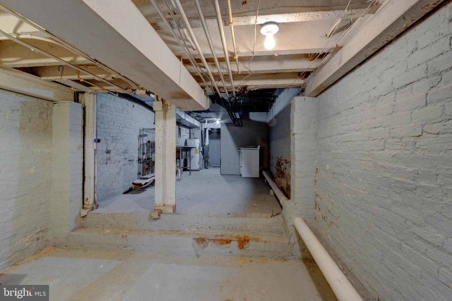 827 N Howard St Property Photo 47