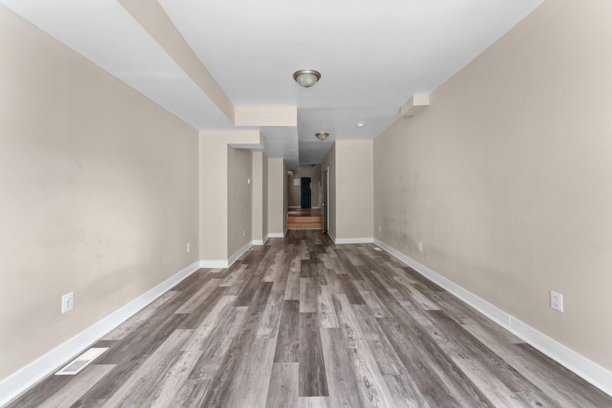 1210 E Eager St Property Photo 2