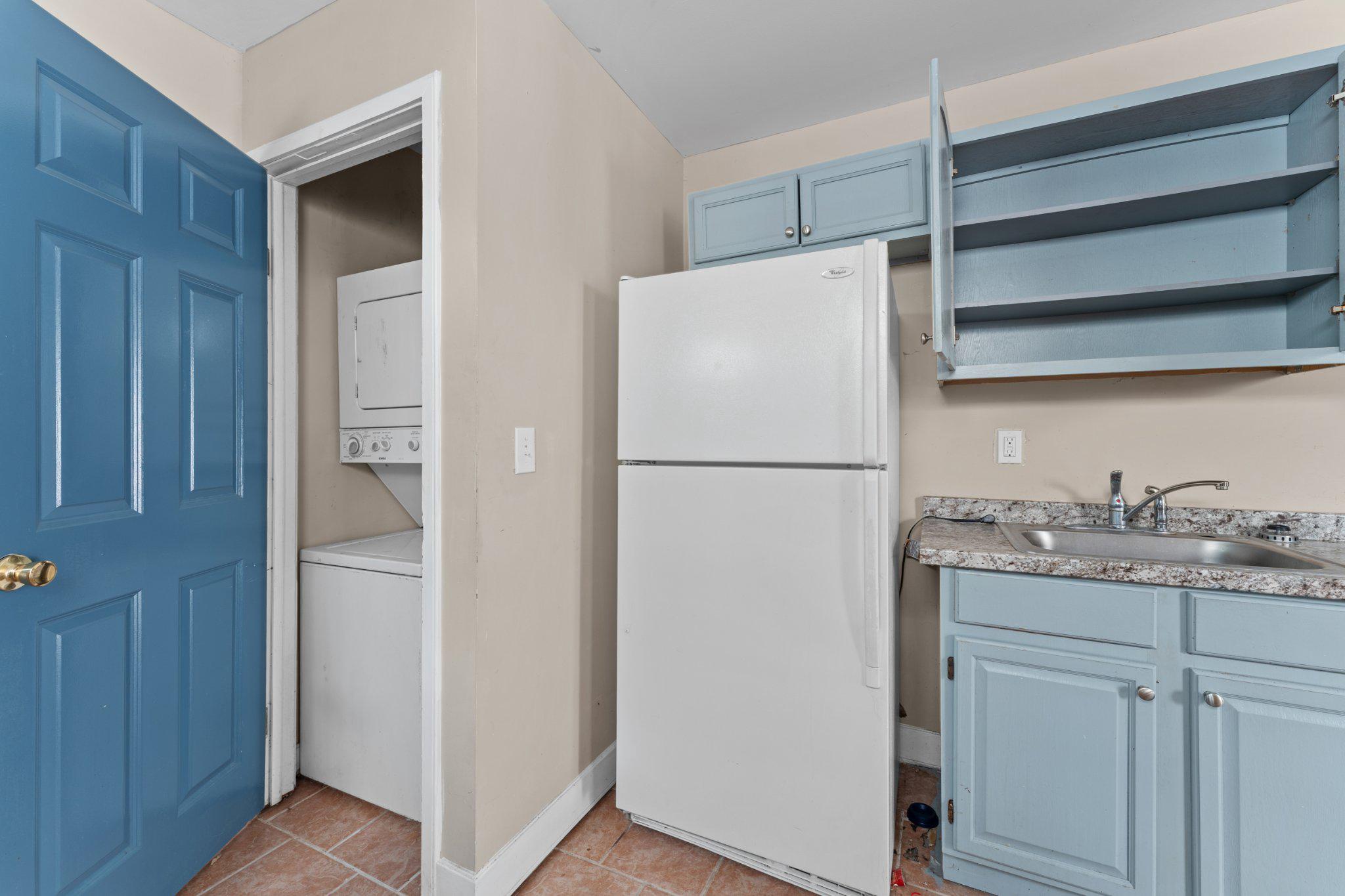 1210 E Eager St Property Photo 10