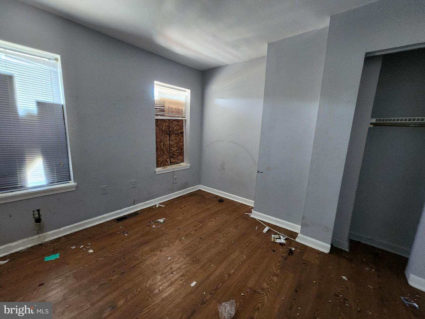 3525 E Fairmount Ave Property Photo 13