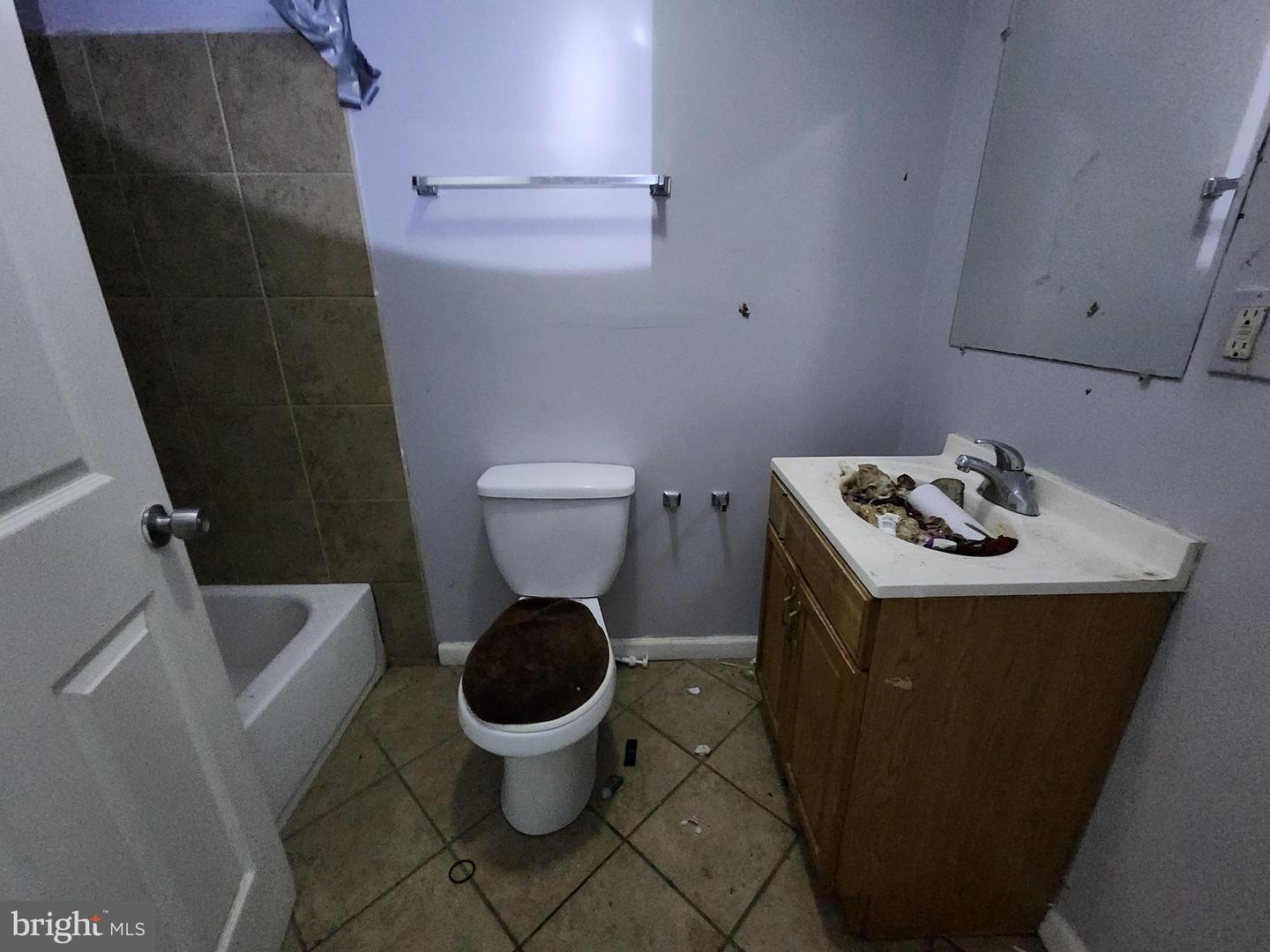 3525 E Fairmount Ave Property Photo 18