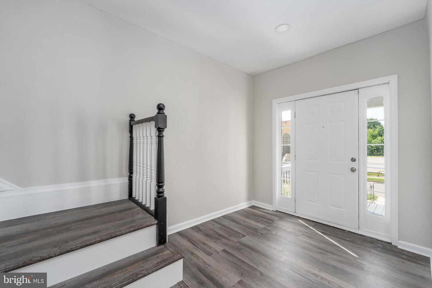 2626 Oswego Ave Property Photo 3