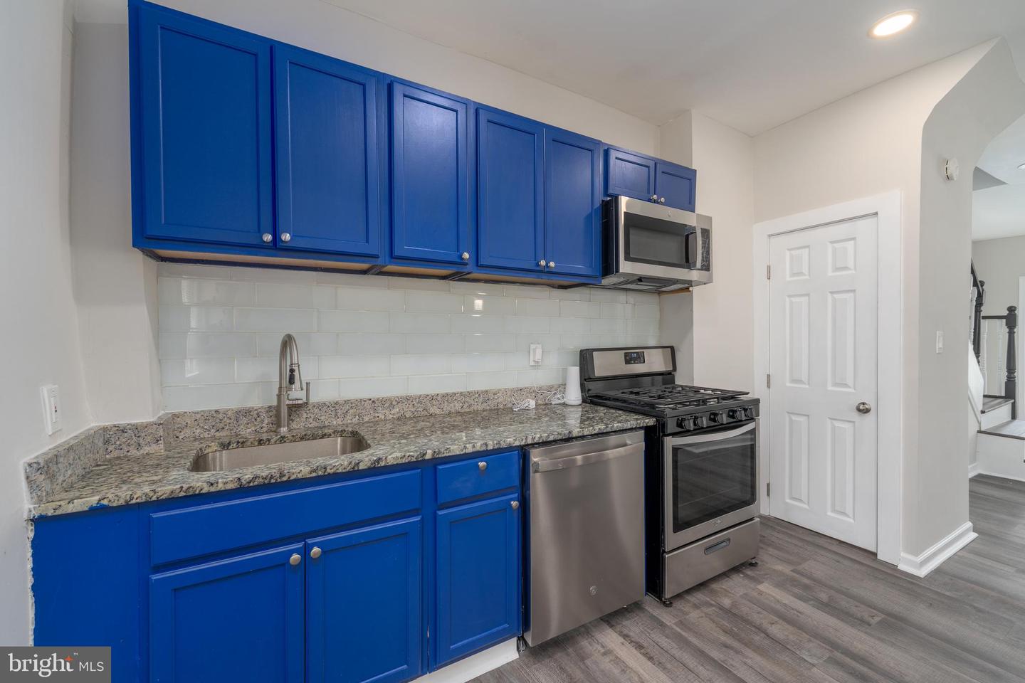 2626 Oswego Ave Property Photo 8