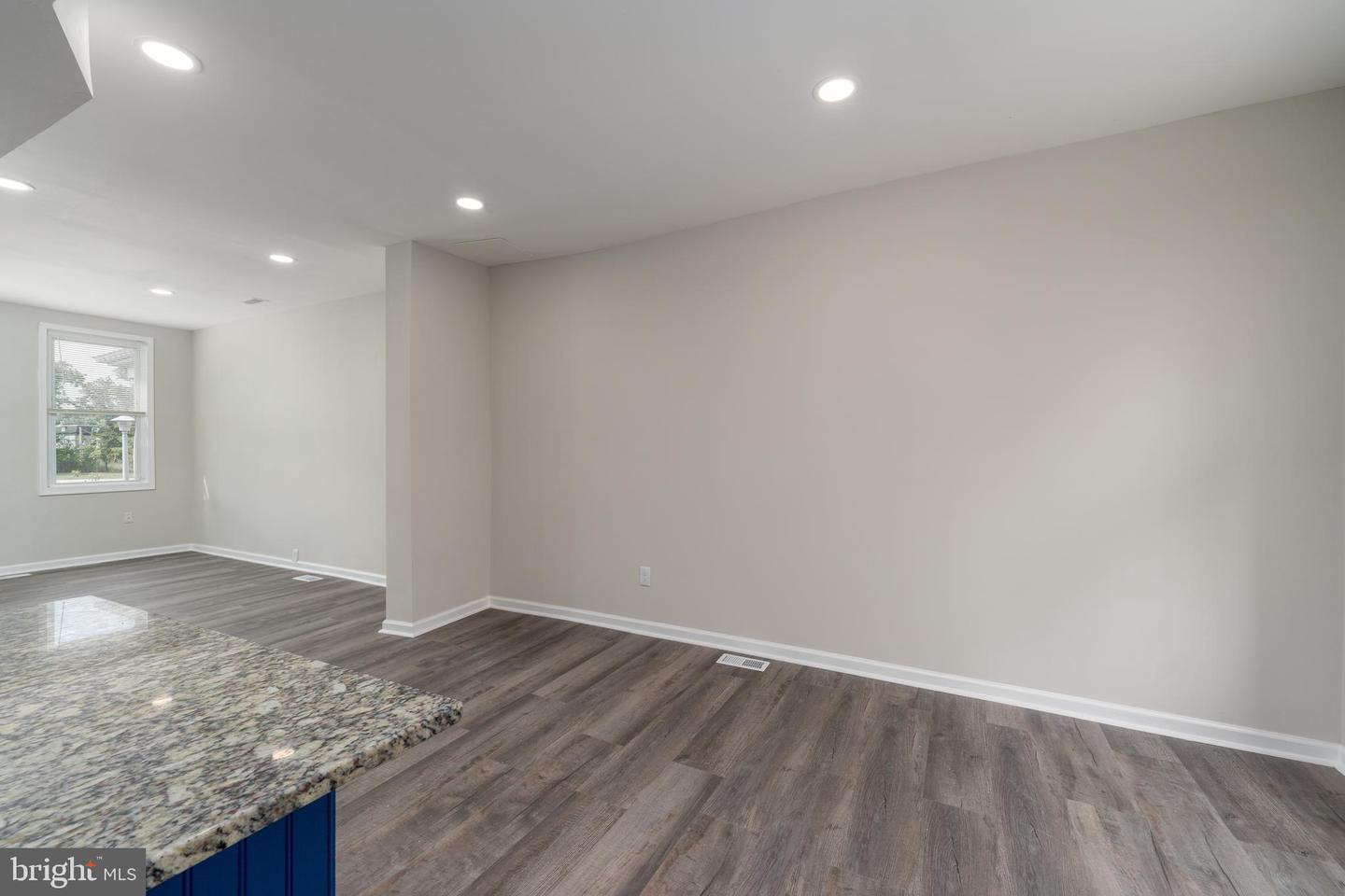 2626 Oswego Ave Property Photo 11
