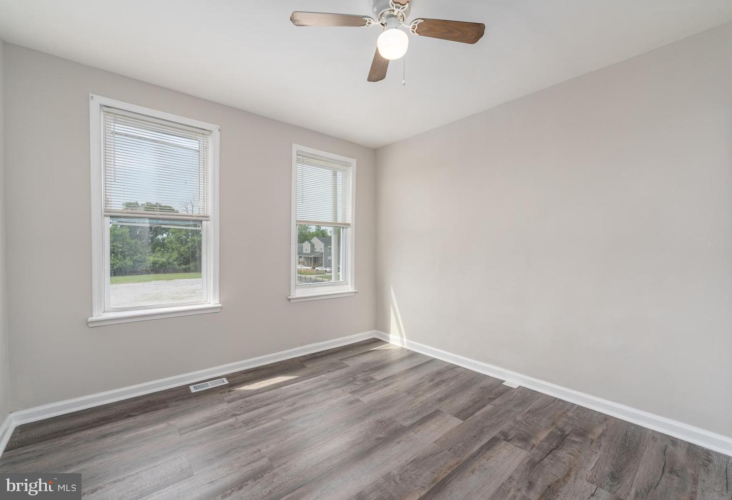 2626 Oswego Ave Property Photo 15