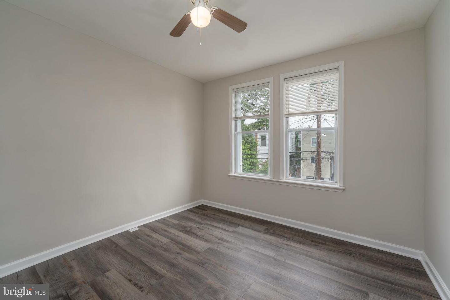 2626 Oswego Ave Property Photo 17