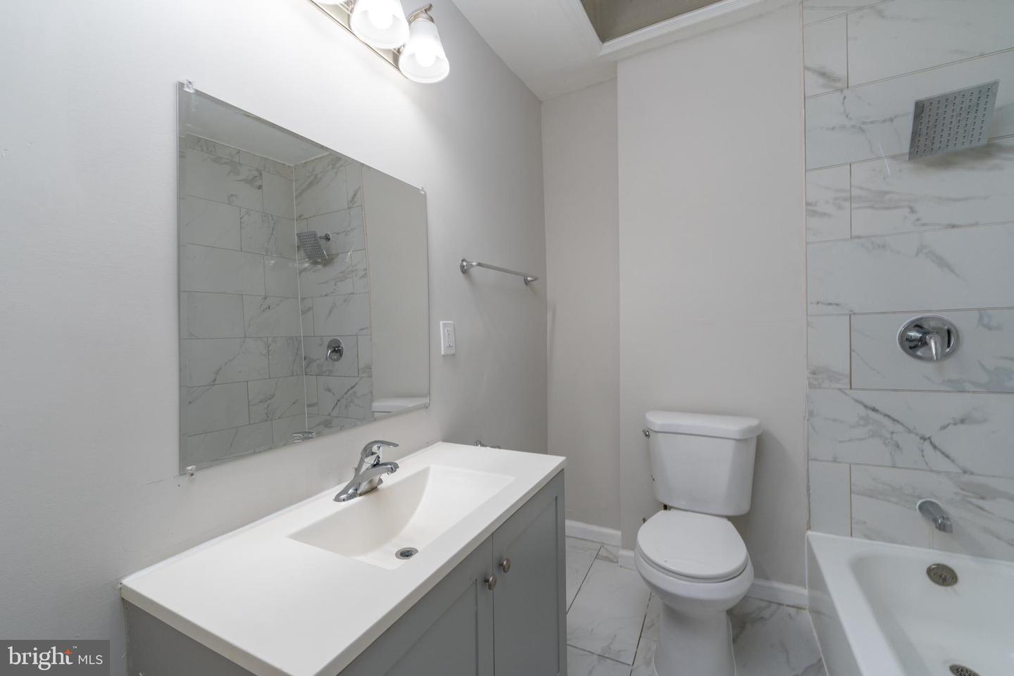 2626 Oswego Ave Property Photo 20