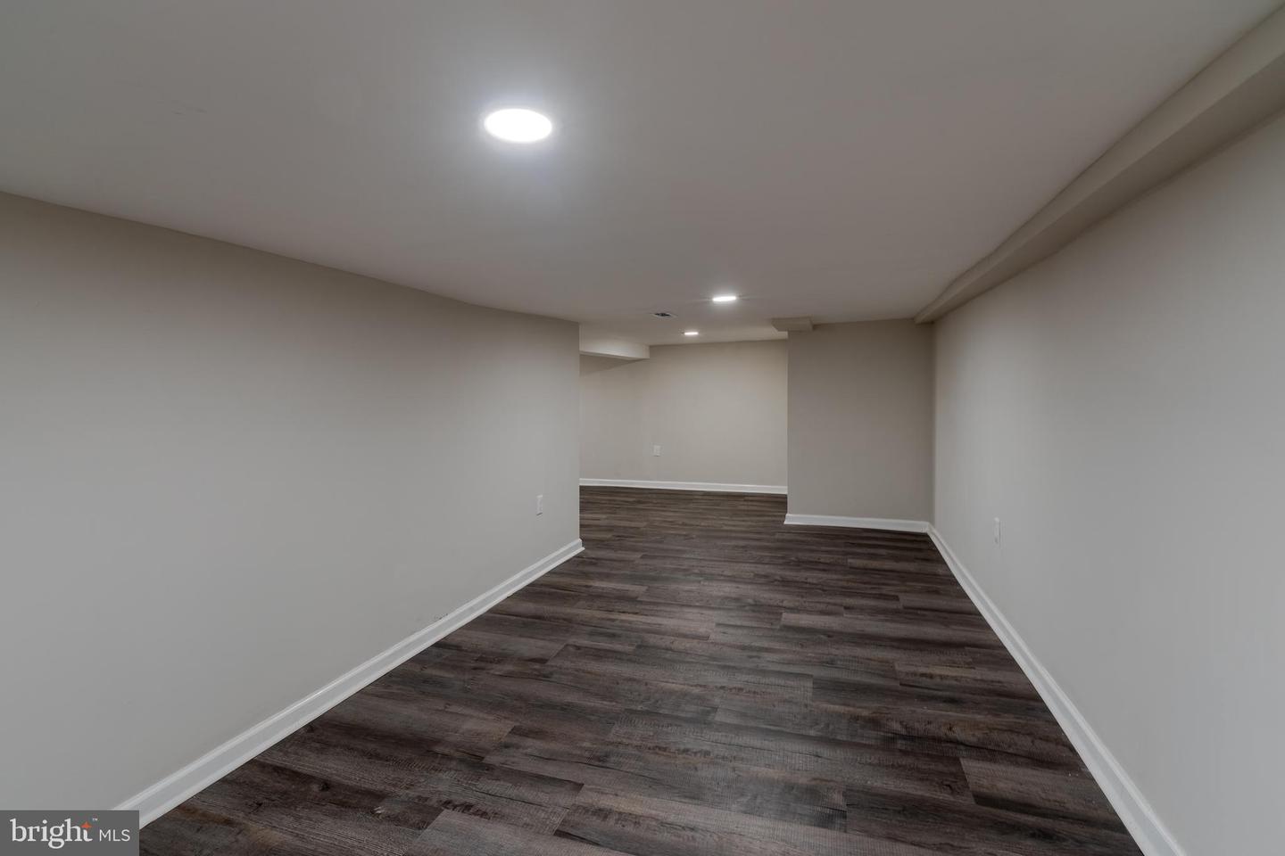 2626 Oswego Ave Property Photo 24