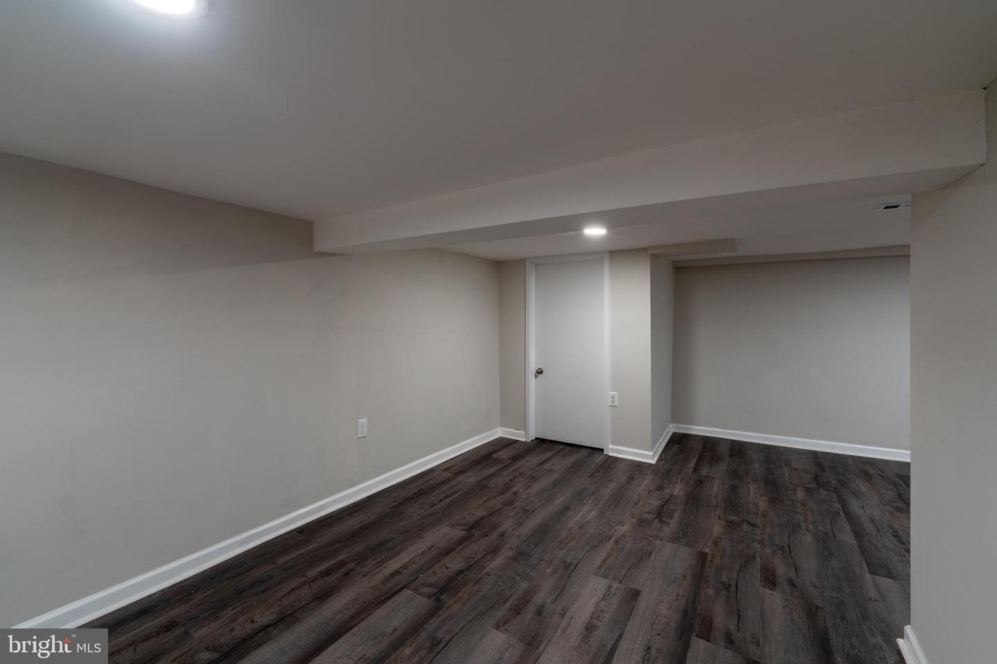 2626 Oswego Ave Property Photo 25
