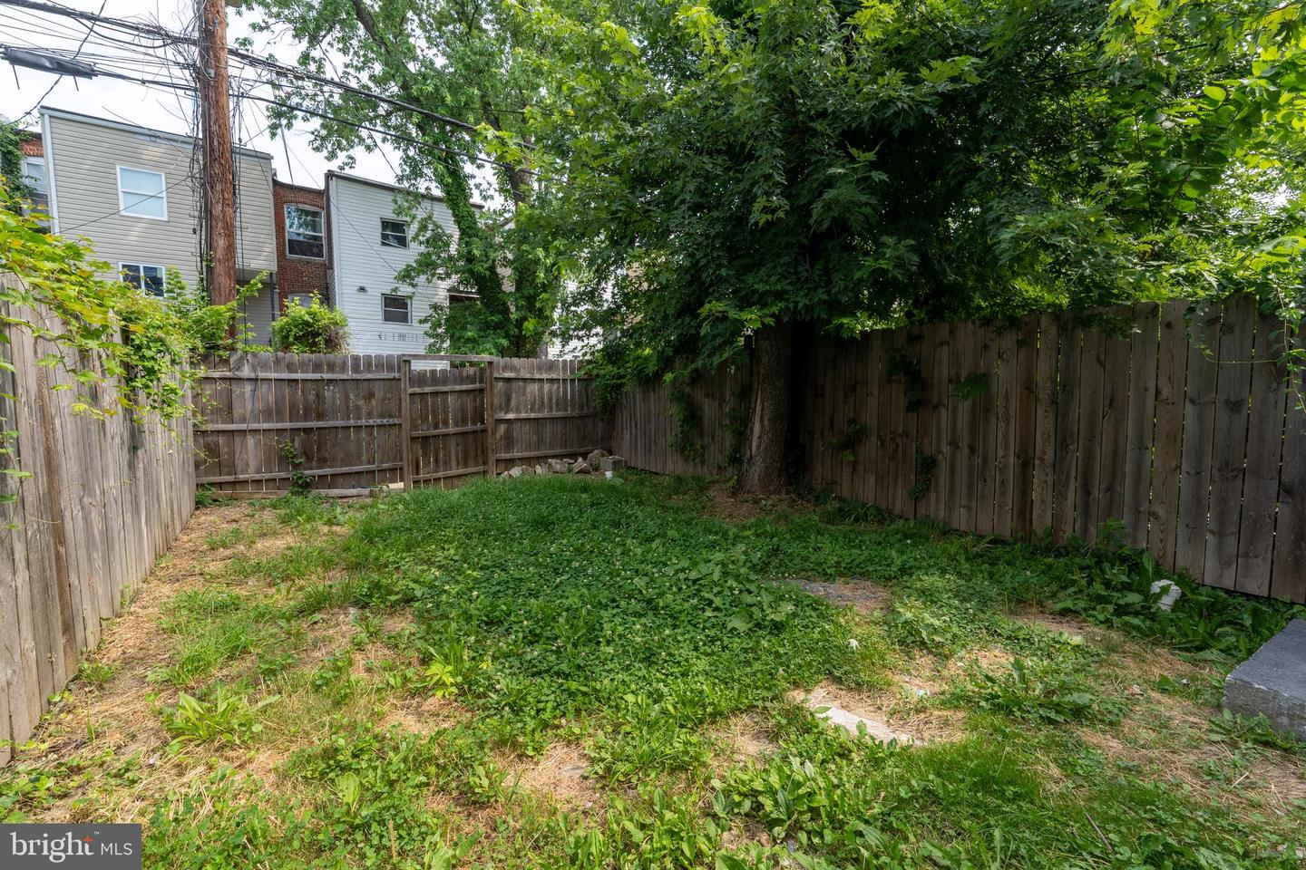2626 Oswego Ave Property Photo 28