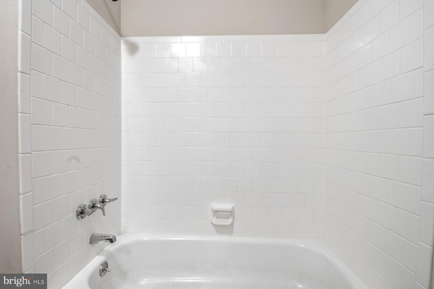 523 N Patterson Park Ave Property Photo 11