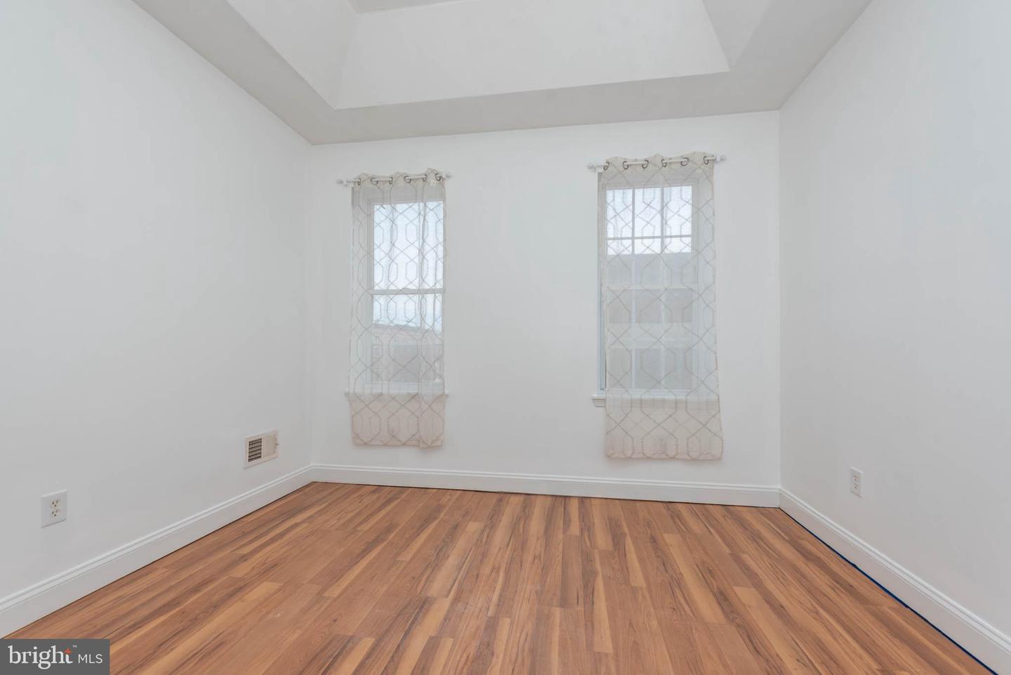 2520 E Eager St Property Photo 11