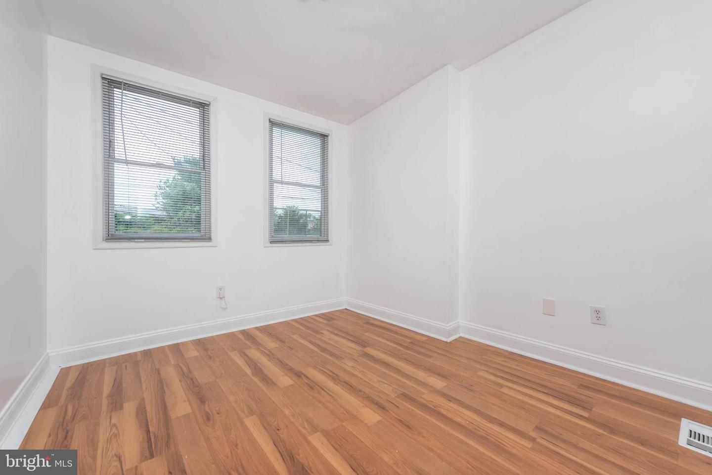 2520 E Eager St Property Photo 17