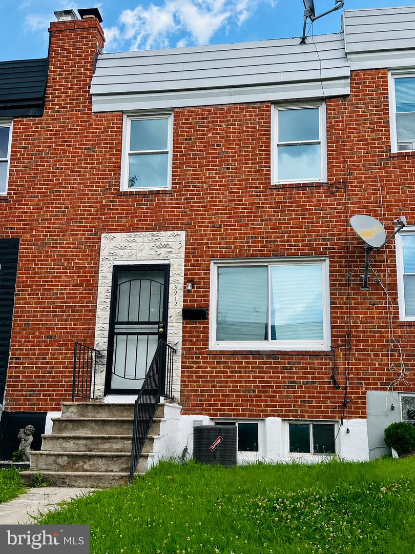3912 Kenyon Ave Property Photo 3