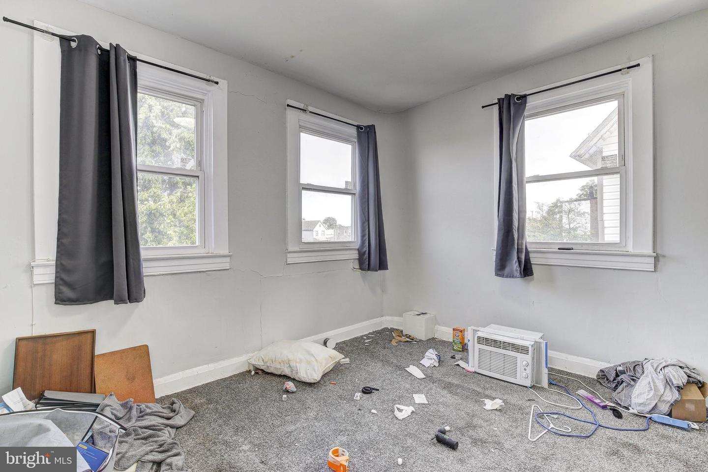 925 N Kresson St Property Photo 14