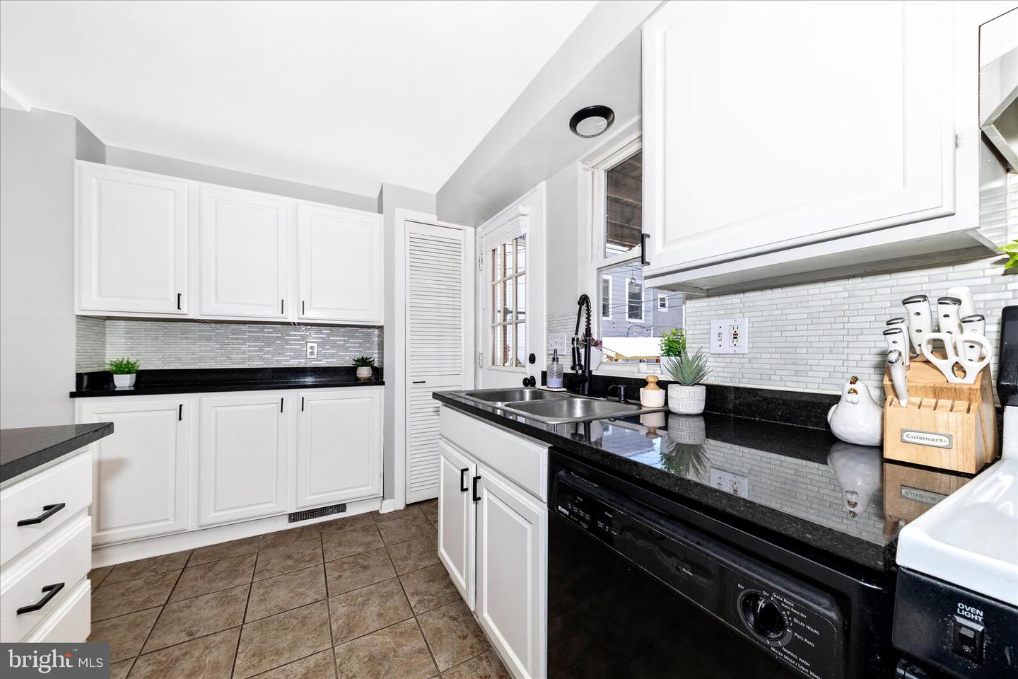 922 S Decker Ave Property Photo 14