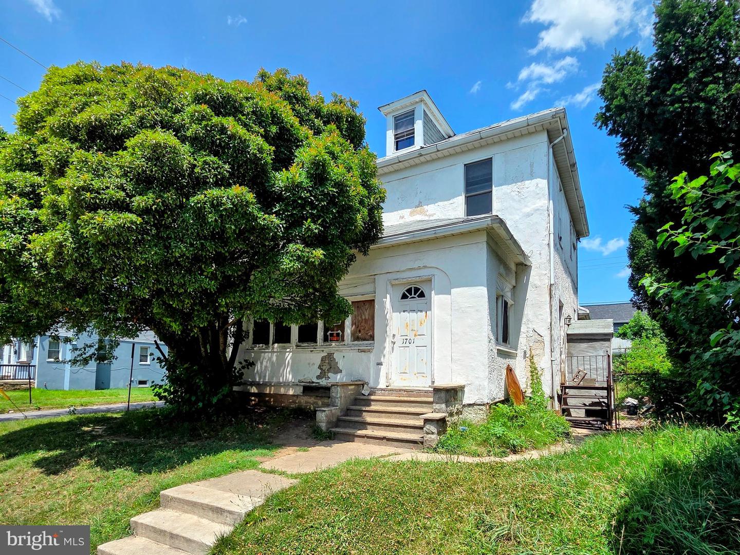 1701 Dundalk Ave Property Photo 1