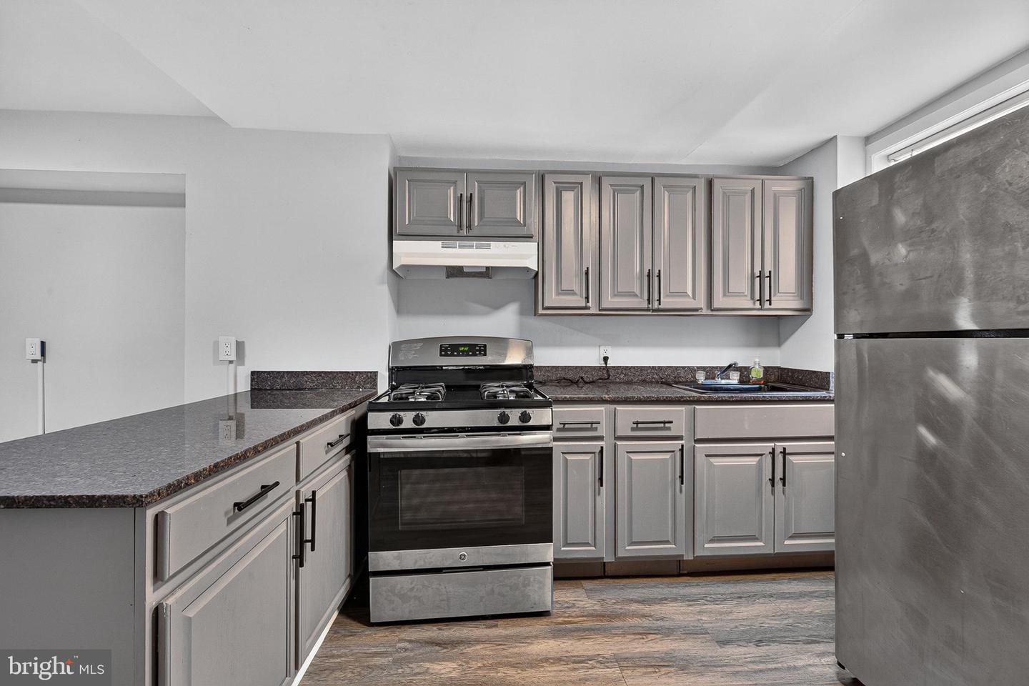 2012 Etting St Property Photo 2