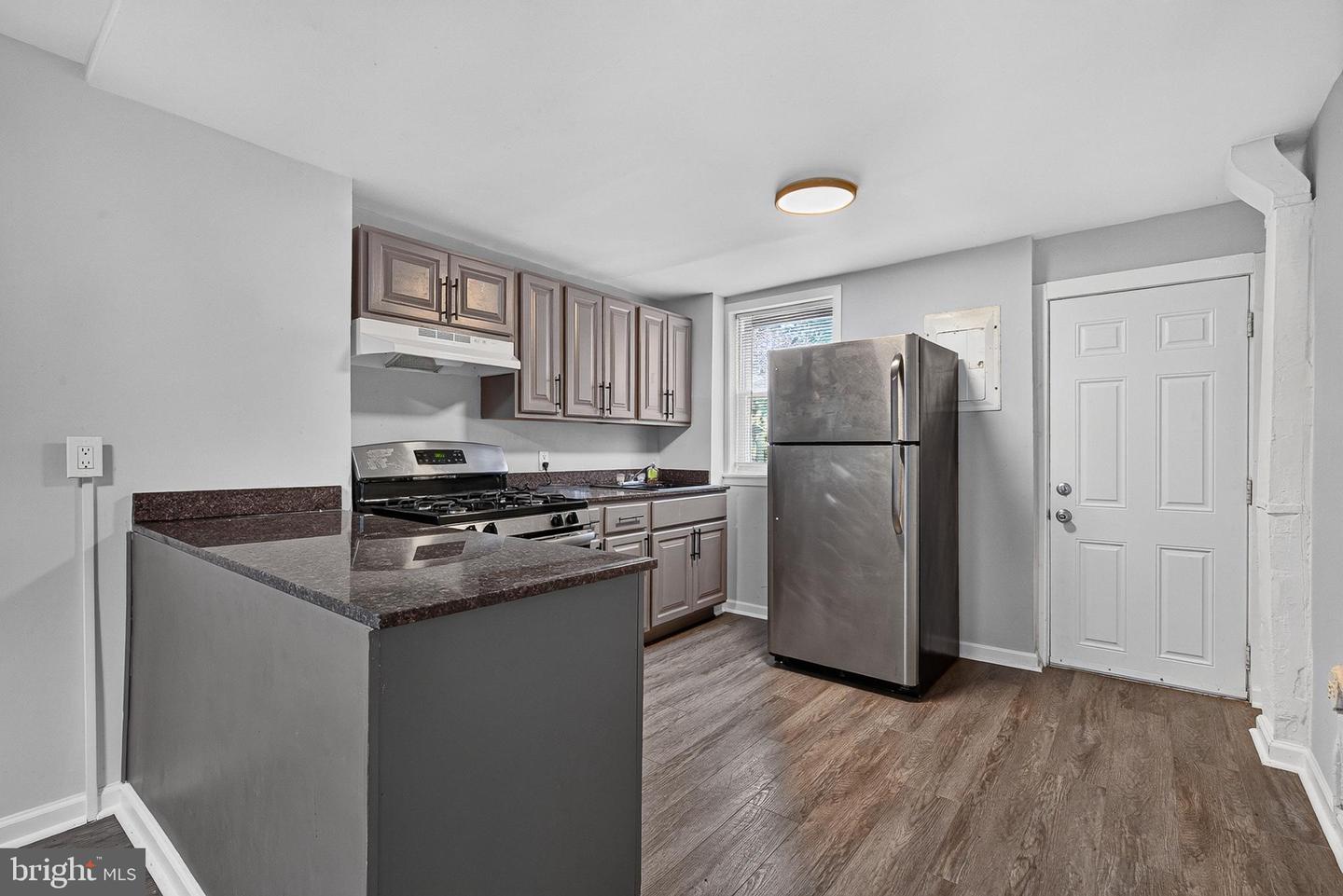 2012 Etting St Property Photo 3