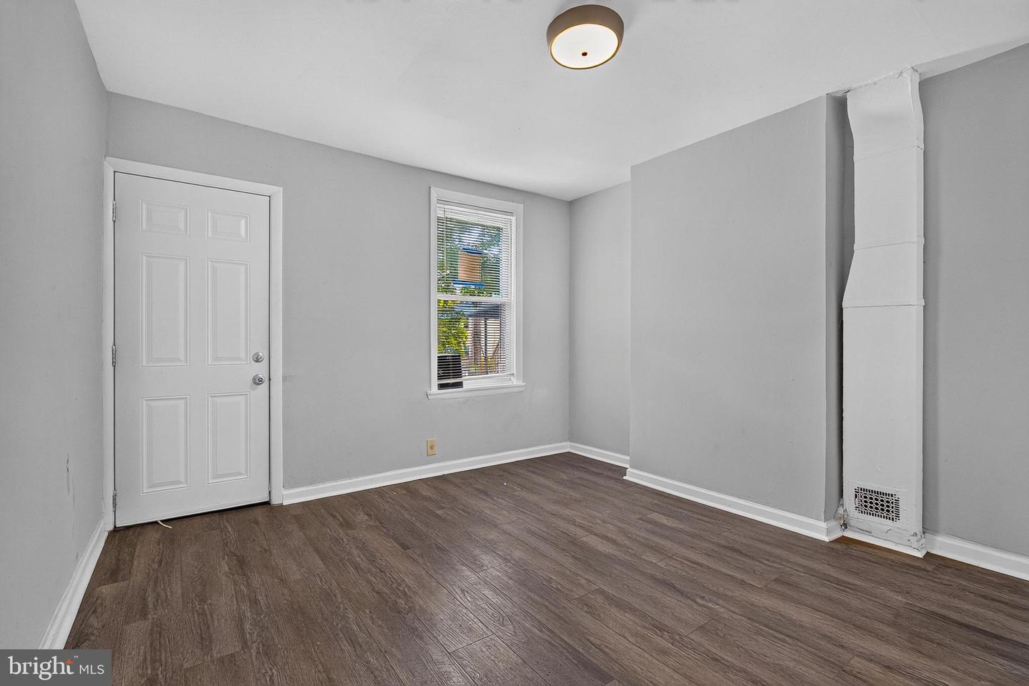 2012 Etting St Property Photo 6