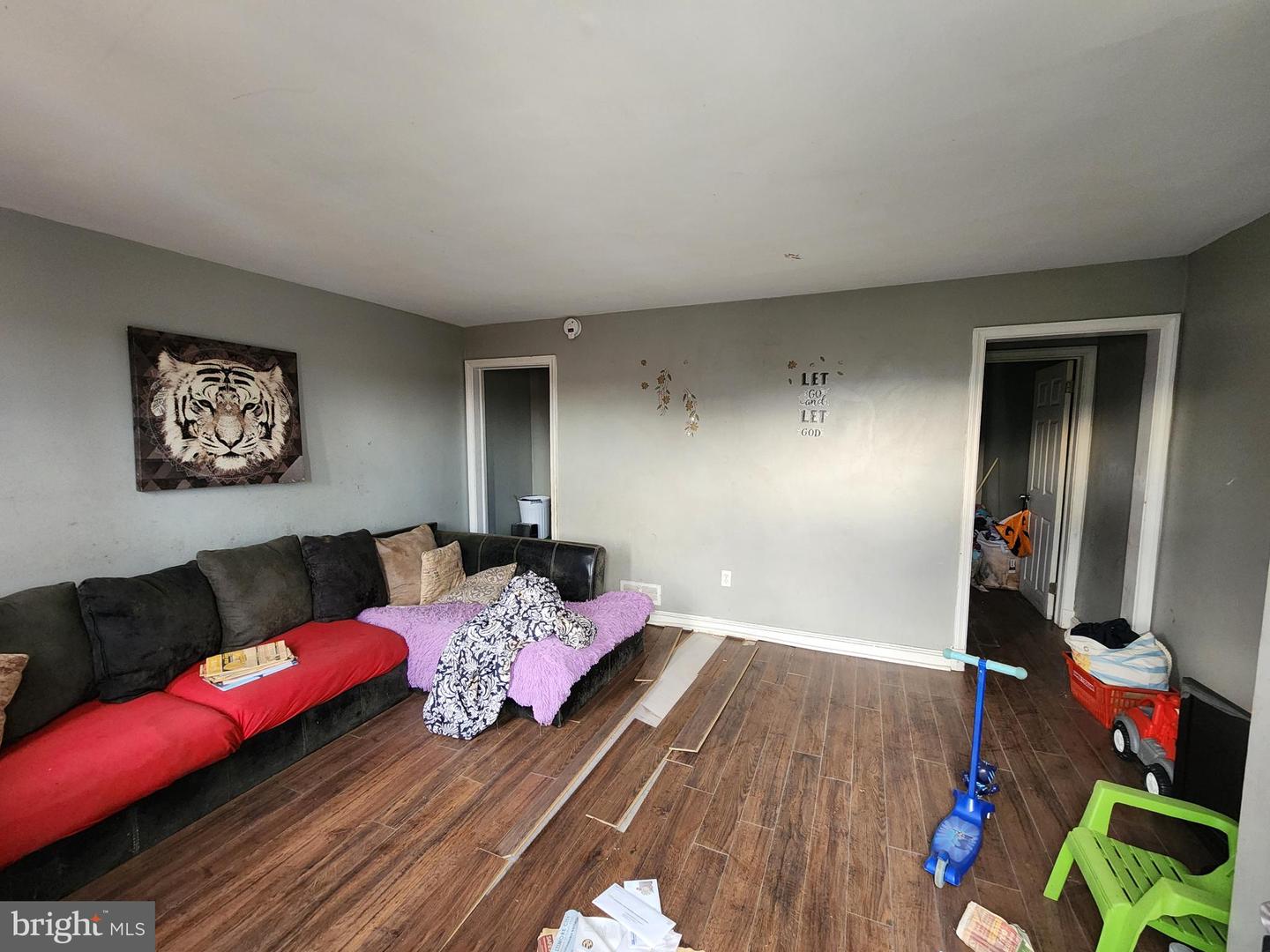4119 Balfern Ave Property Photo 4