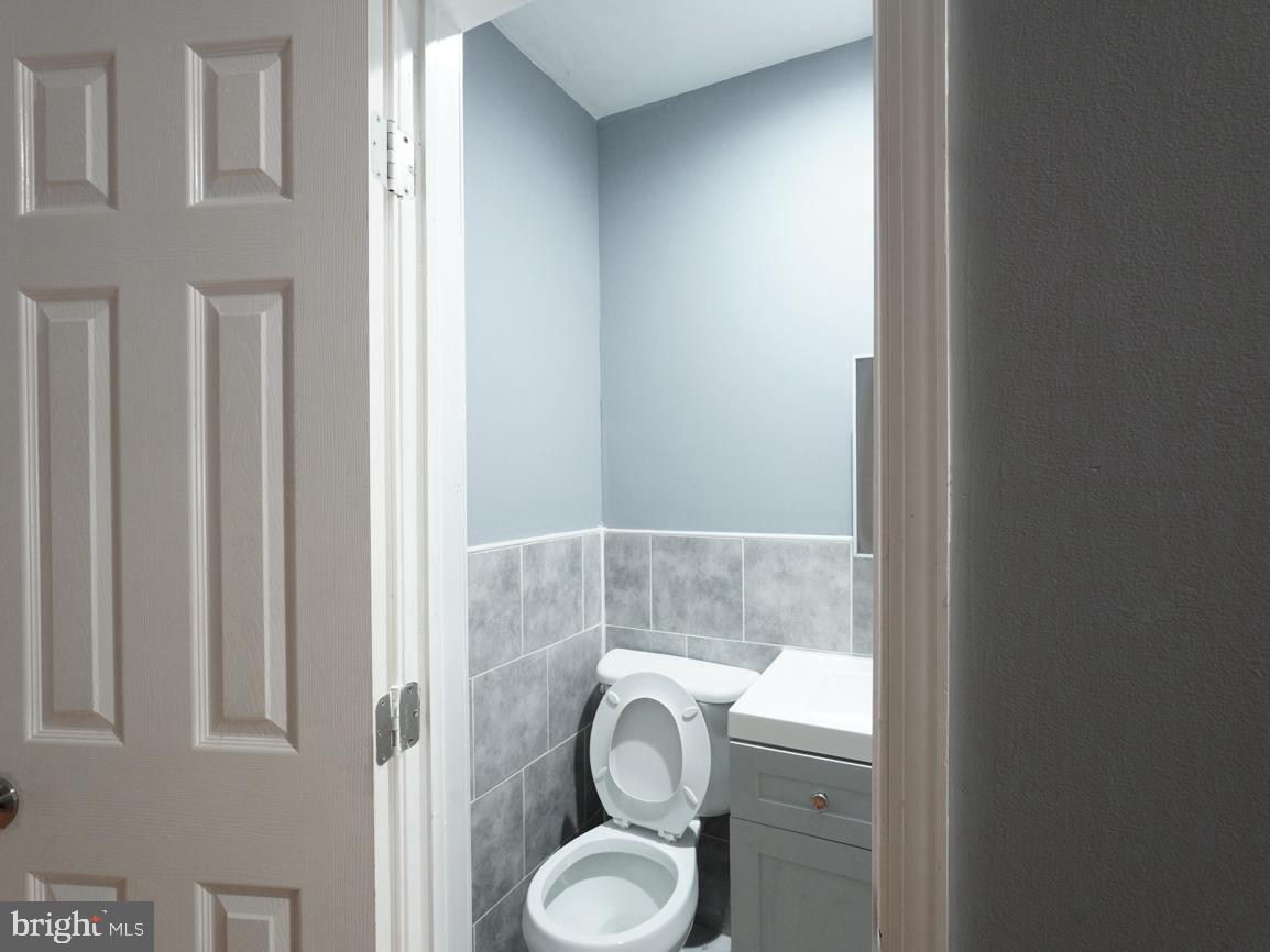 2410 Frederick Ave Property Photo 5