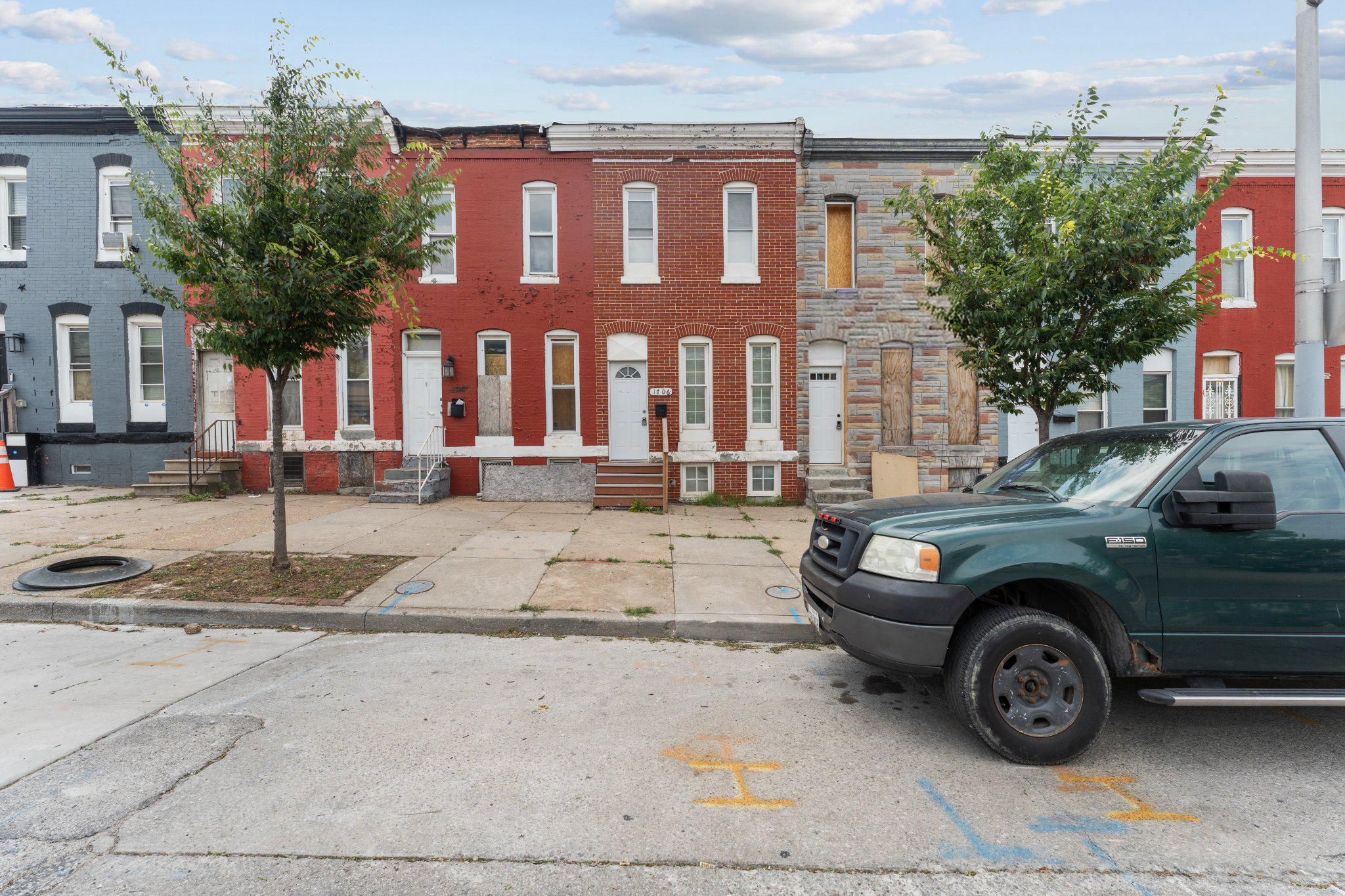 1706 N MILTON AVE Property Photo 1