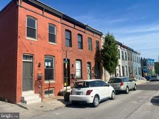 917 N Port St Property Photo 2
