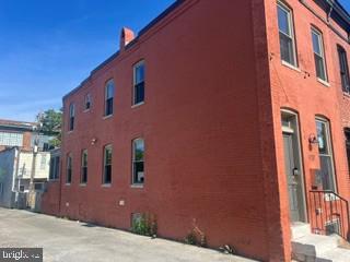 917 N Port St Property Photo 3