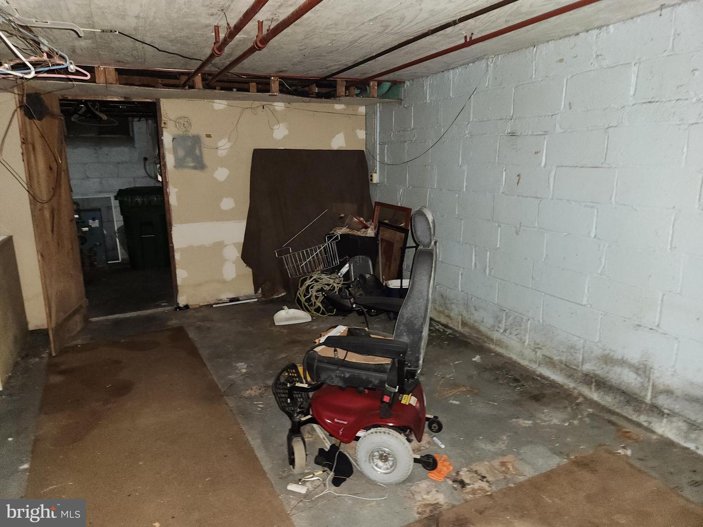 933 N Franklintown Rd Property Photo 16