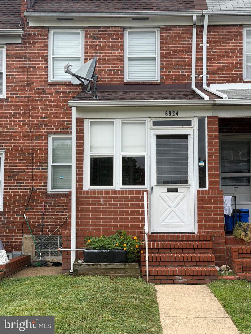 6924 CONLEY ST Property Photo 1
