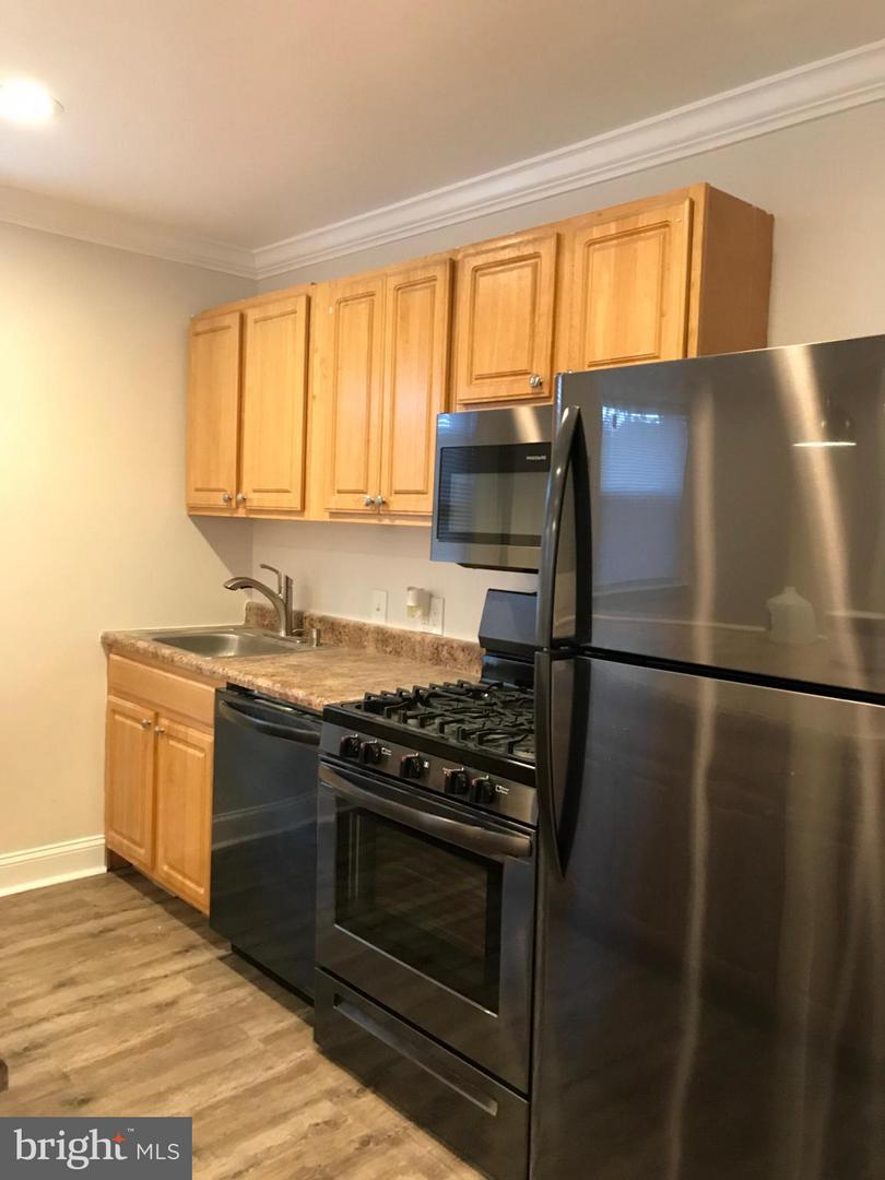 1004 DARTMOUTH RD #2 Property Photo 1