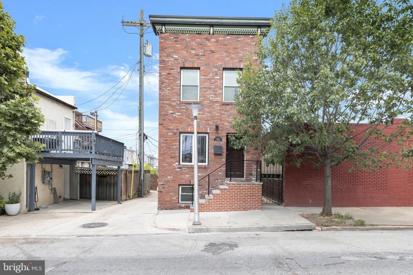 3200 E Lombard St Property Photo 1