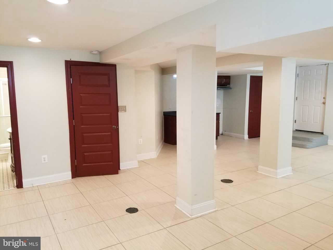 804 Hollins St #basement Studio Property Photo 10