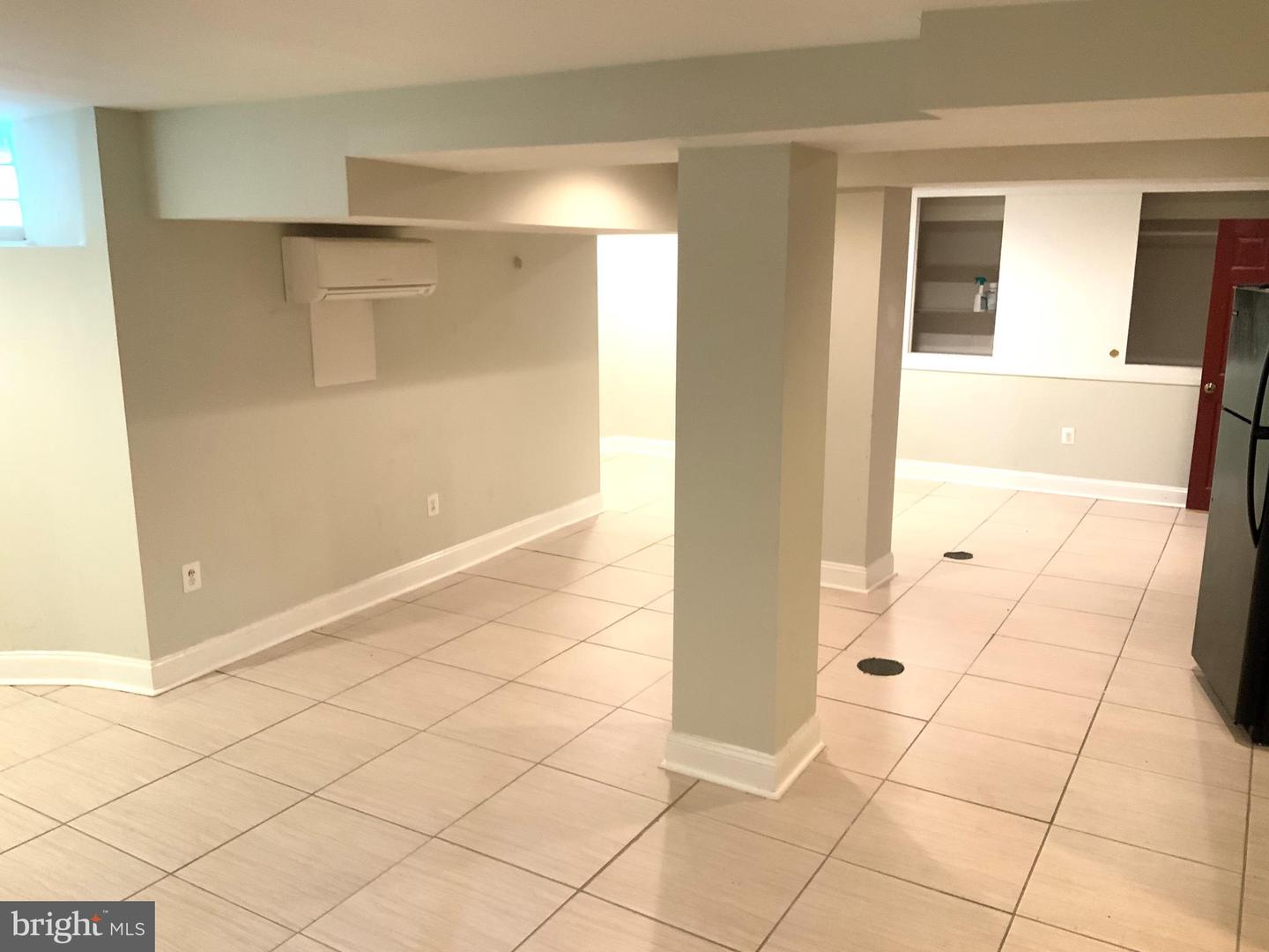 804 Hollins St #basement Studio Property Photo 13