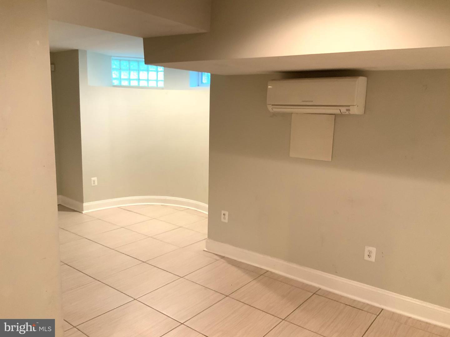804 Hollins St #basement Studio Property Photo 14