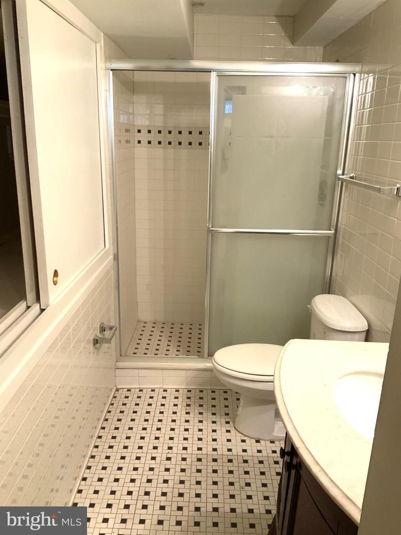 804 Hollins St #basement Studio Property Photo 15
