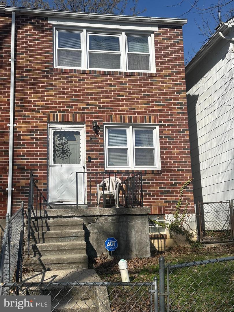 906 Homestead St Property Photo 1