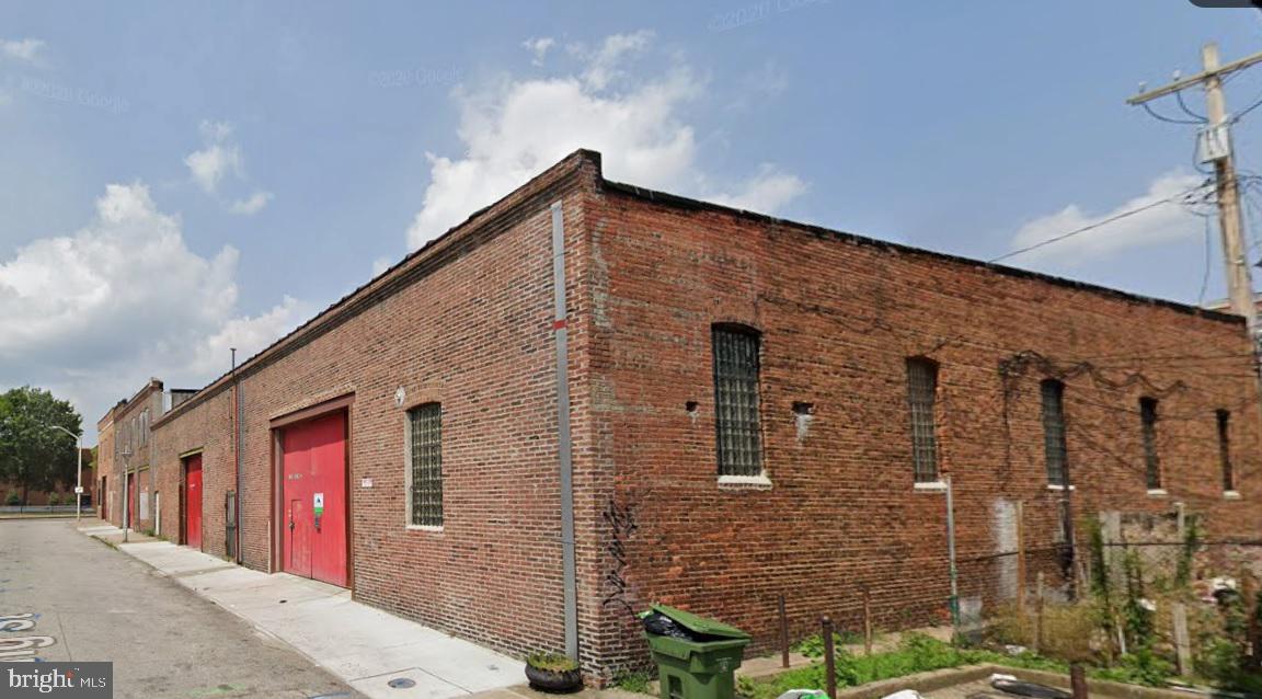 1301 N Spring St Property Photo 1